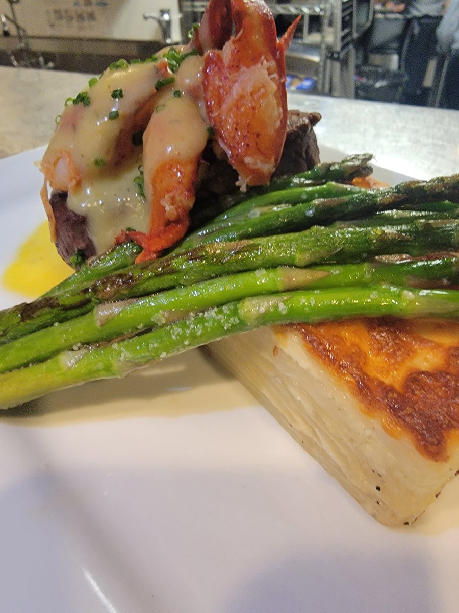 Anyone,  Anyone at all?? Haha. Who would eat this lovely vegan dish?? 😋