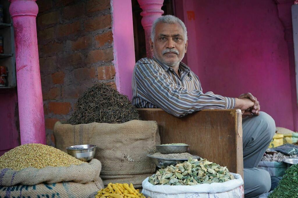 magikindia's tweet photo. The main bazar in the old city of Bikaner is one of my favourite in Rajasthan. It is still an authentic market with a riot of colours and variety of melt-in-your-mouth flavours. 👌🙌
#rajasthan #rajasthani #bikaner #bikaneri #rajasthantourism #indiaphotography #travel #indial… https://t.co/ESRYn24GBj