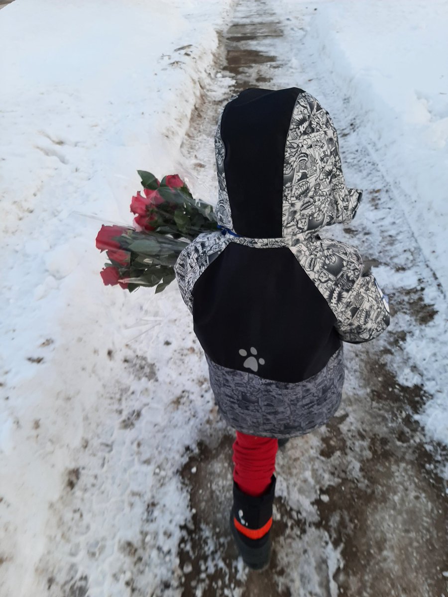 Happy Valentine's Day aka Make People Smile Day...Show People You Like Them Day!

#specialdeliveryfortheneighbours