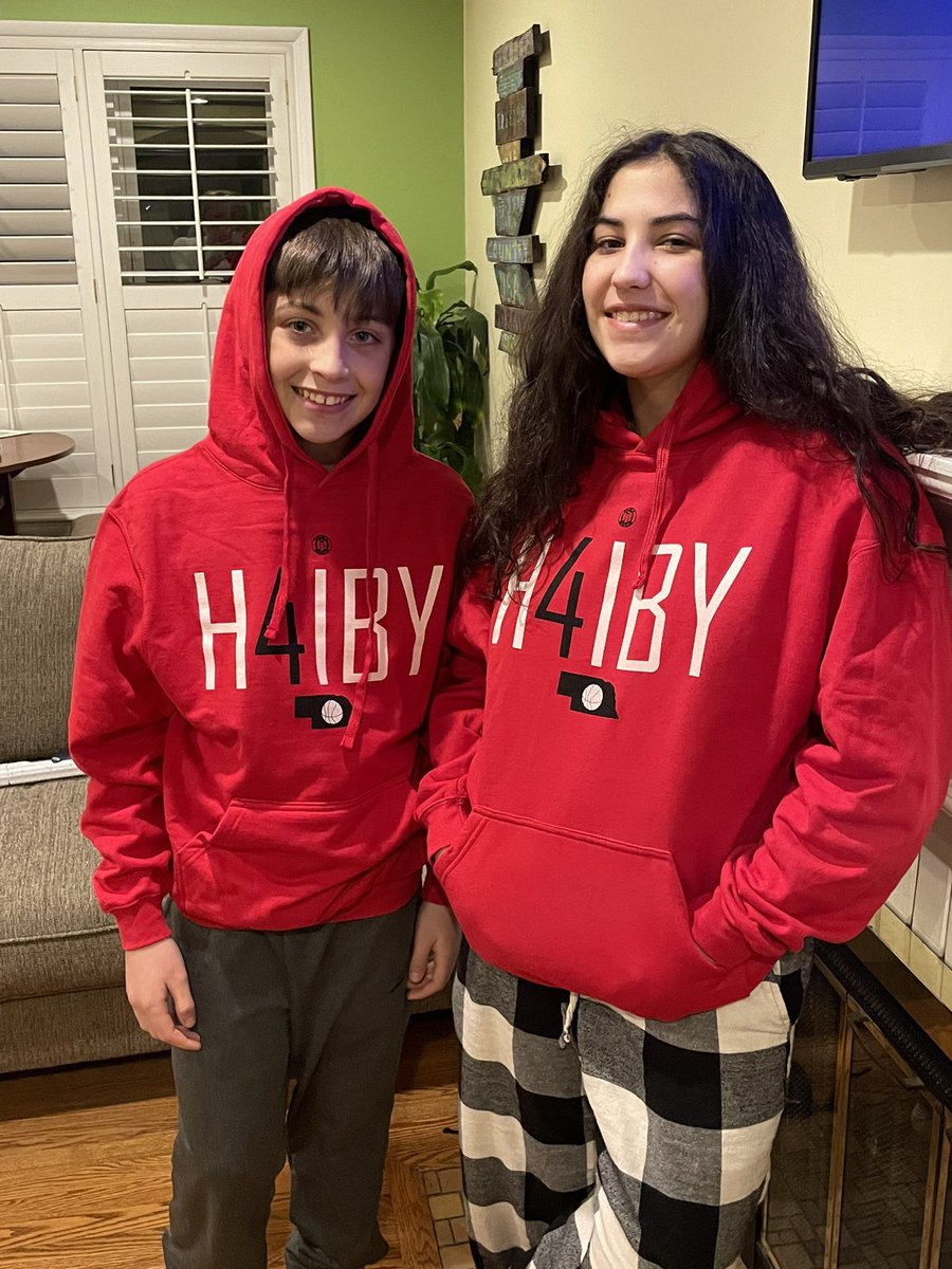 Happiness is when your niece’s new gear is delivered on the day they upset a top ranked team! GBR! ❤️ Congrats on the big win big red!
@HuskersWBB <a href="/SHaiby_4/">Sam Haiby</a> <a href="/gussowilliams5/">Amy Williams</a>