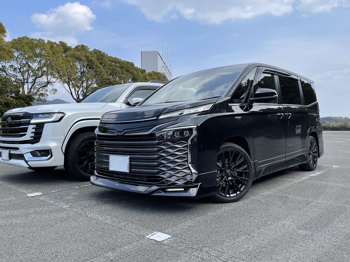 新型ヴォクシー GRグリルガーニッシュ