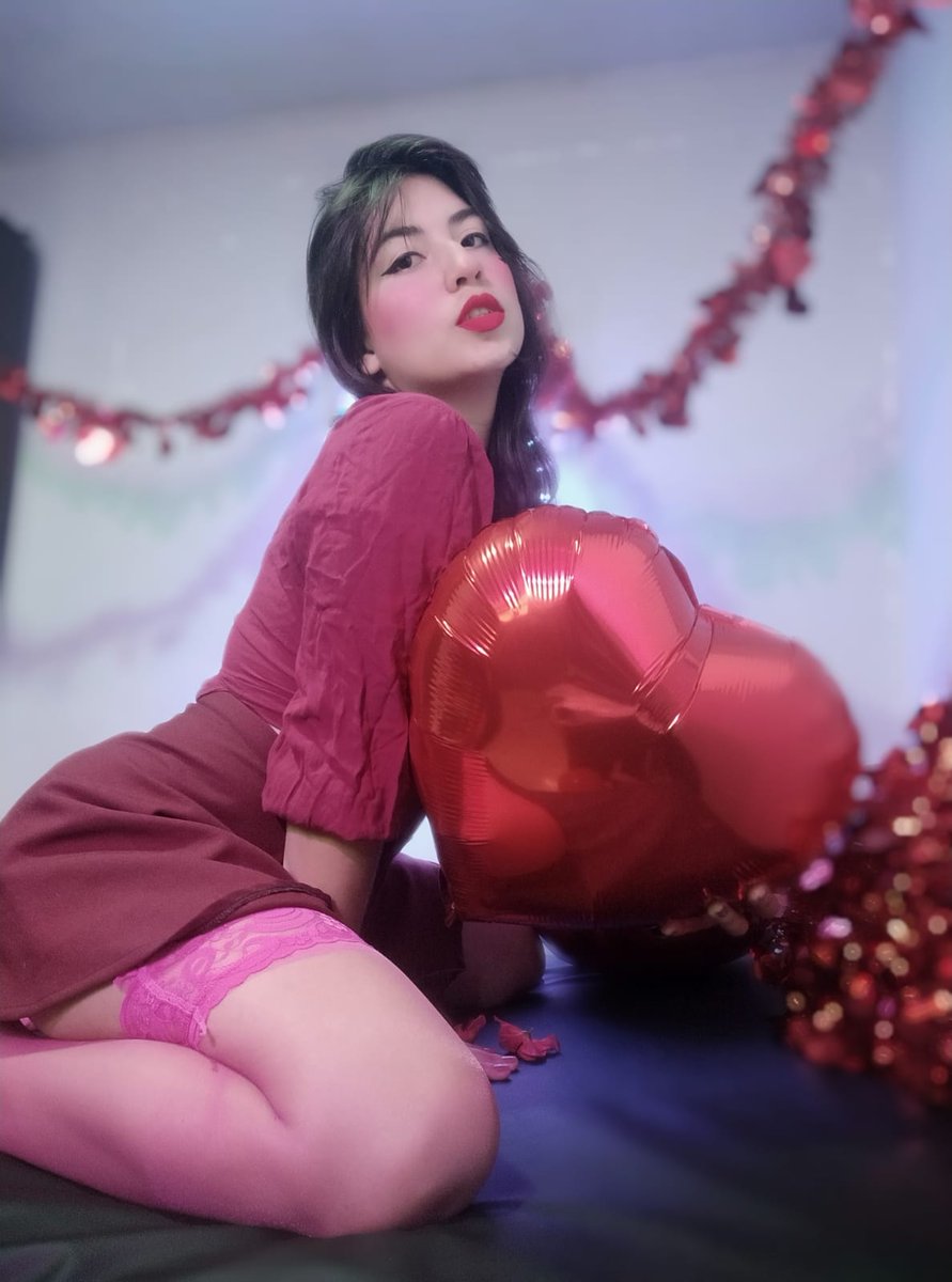 its_abijones's tweet photo. Disfrutemos una noche deliciosa  ♥ https://t.co/mF3a8eiFd8  te espero   #CAM4Cupid #CAM4 https://t.co/0LSqmst11y