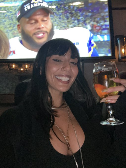 wore a great tiddie shirt, saw @JoannaAngel and art and did a sports https://t.co/GqJKUcedIP<a class="tags" href="/tag/joannaangel">@joannaangel</a>