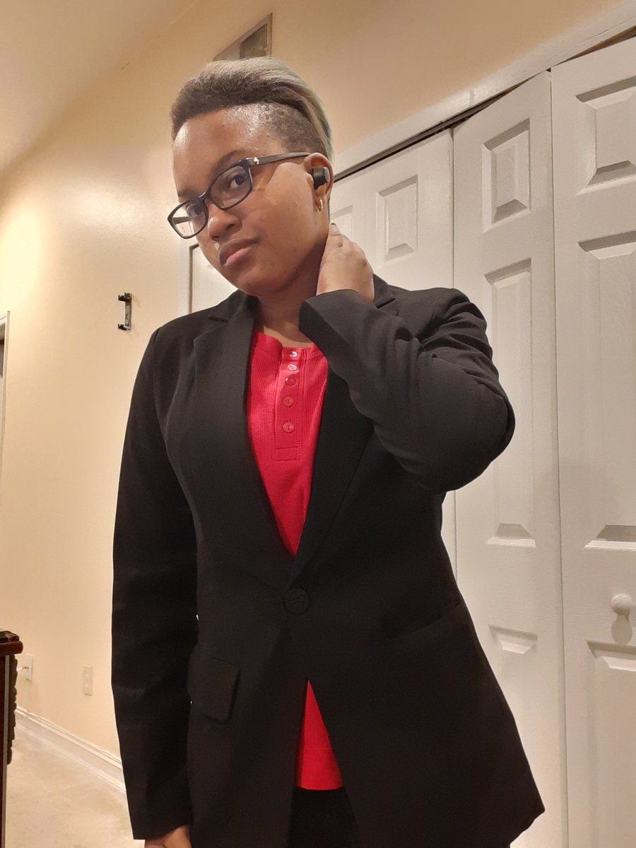 cyber_bree's tweet photo. Before I leave I just wanted to show off my outfit I wore to school today! Gf said I looked dapper ^^ /pos
-🎵 https://t.co/b2pynZBKsW