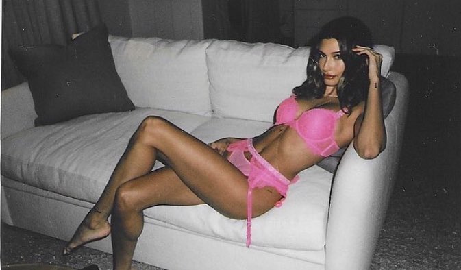 BALDWINDAlLY's tweet photo. valentine’s day by hailey bieber https://t.co/DxJ4LWq6wy