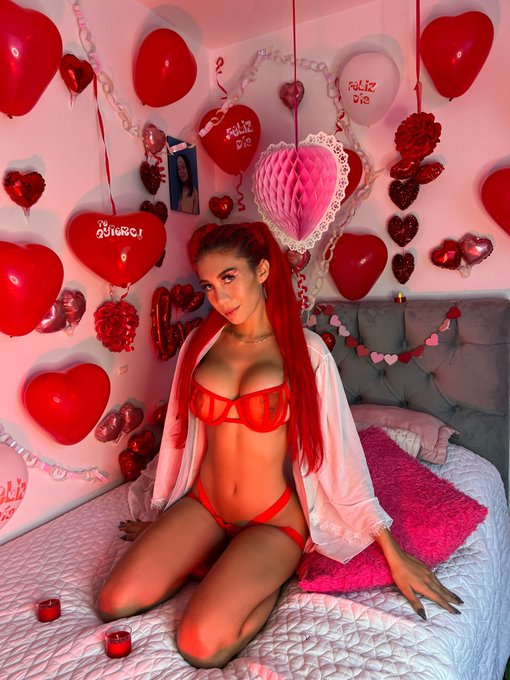 Hoy en especial de san Valent&iacute;n les tengo mi onlyfans al 50% de descuento y regalo de bienvenida https://t