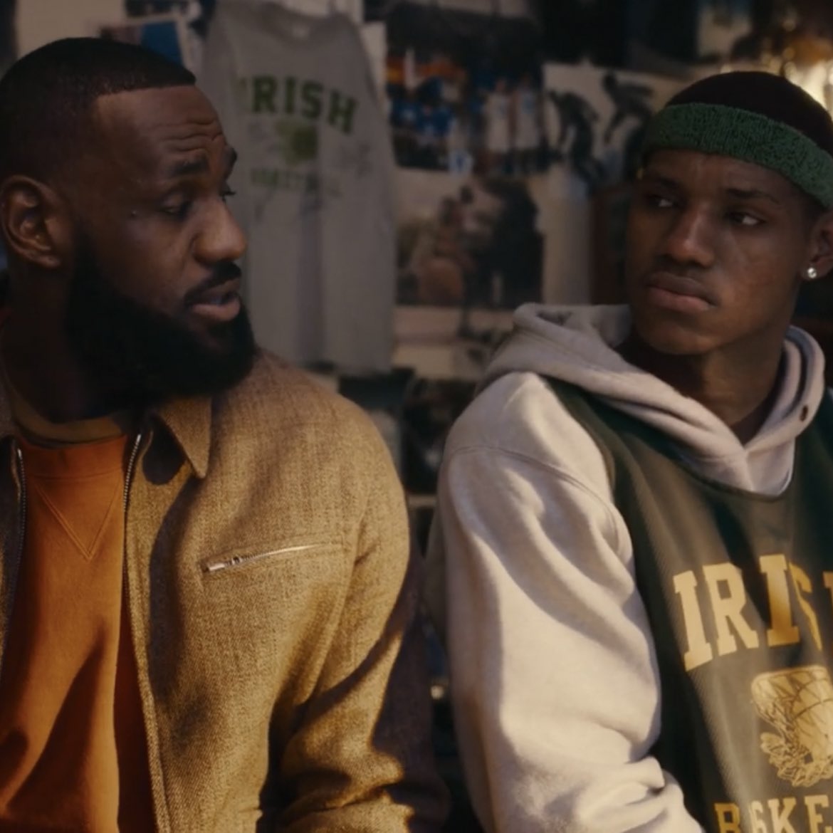 bronhistory's tweet photo. THREAD:

A closer look at LeBron’s iconic Super Bowl ad last night. https://t.co/C6BW8zc5E4