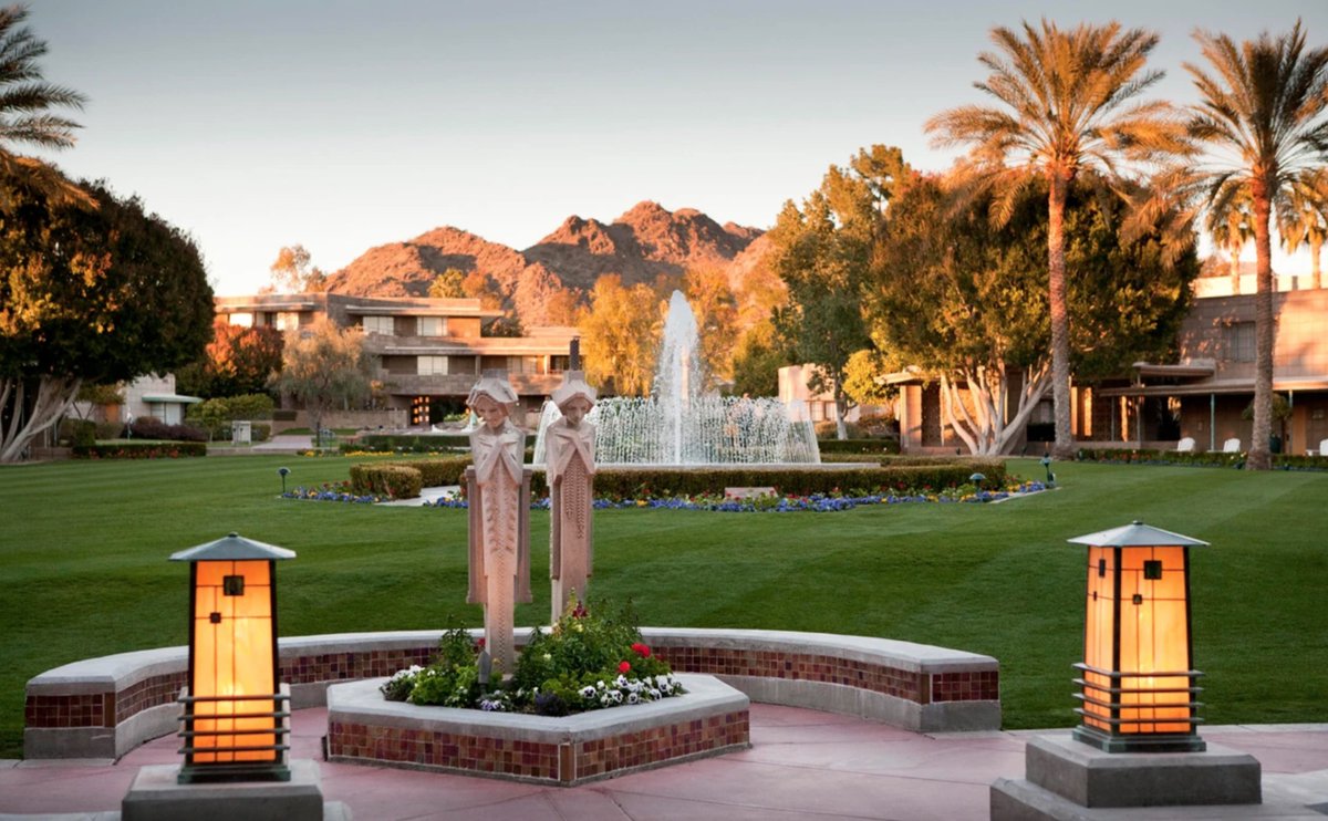 DCAtweets's tweet photo. Happy Valentine’s Day from the DCA staff! We are gearing up for the start of the annual convention this week at The Arizona Biltmore
#HappyValentinesDay2022 #dcamembers #dcaevents https://t.co/jLeOzZbiAA