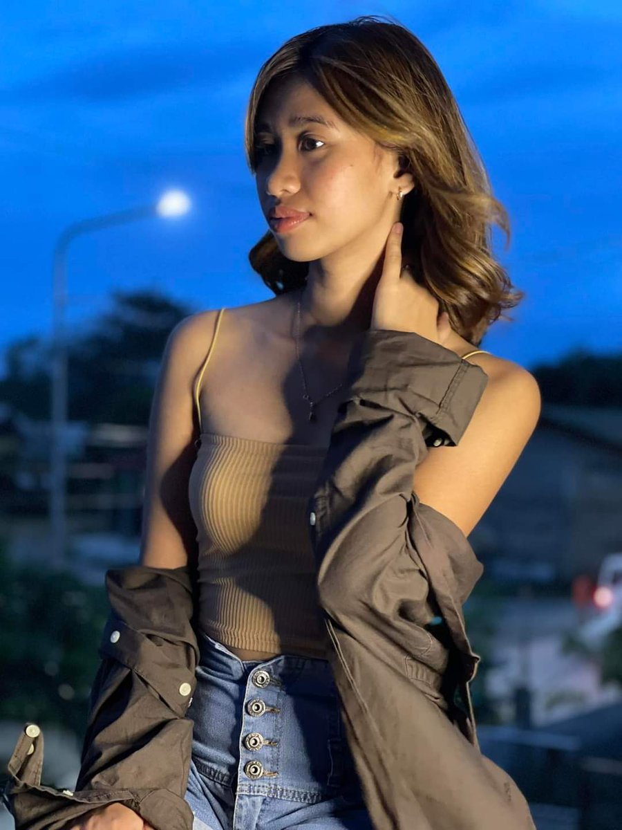 TeamKenYen's tweet photo. @yeniiverse 

Gandang bata may busilak pang kalooban 😍 We love you Yen 😍 https://t.co/uvGmkU3hSg