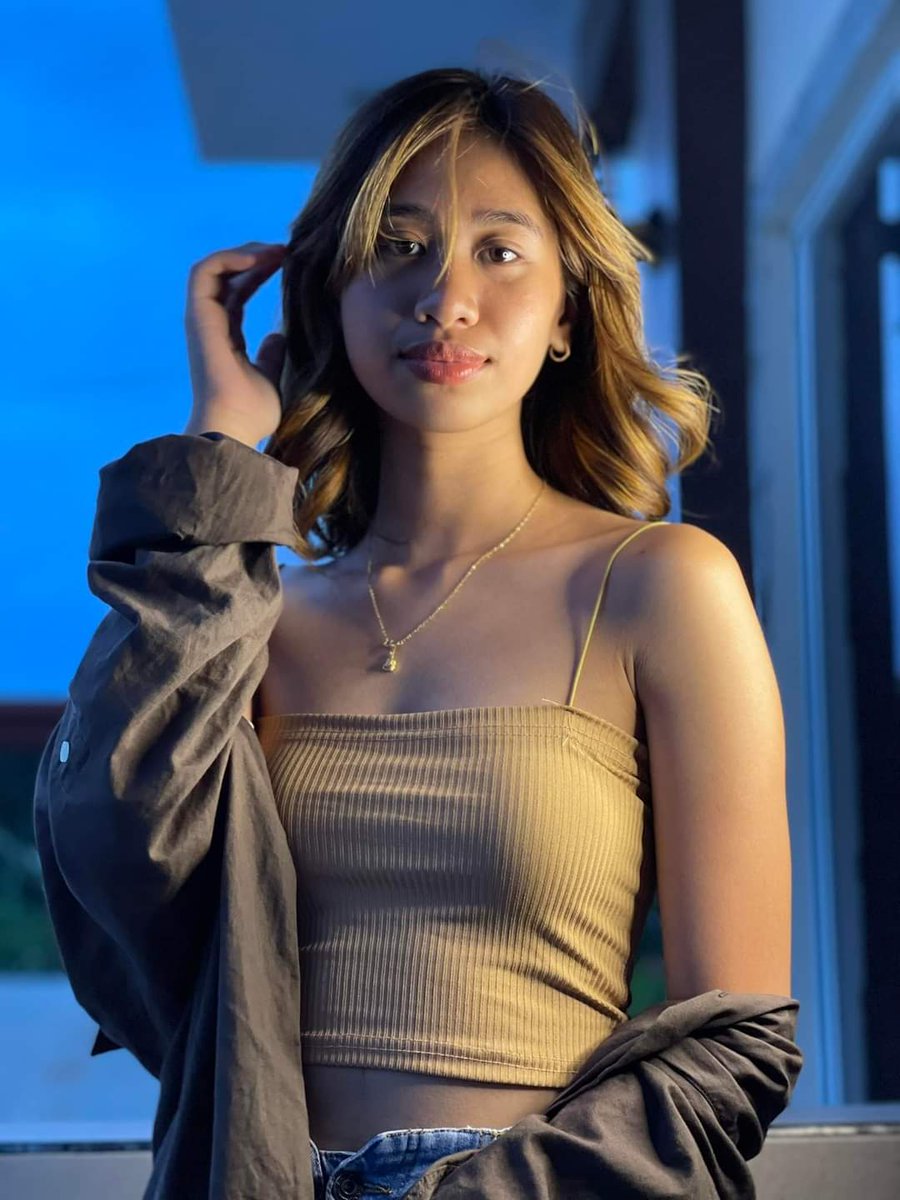 TeamKenYen's tweet photo. @yeniiverse 

Gandang bata may busilak pang kalooban 😍 We love you Yen 😍 https://t.co/uvGmkU3hSg