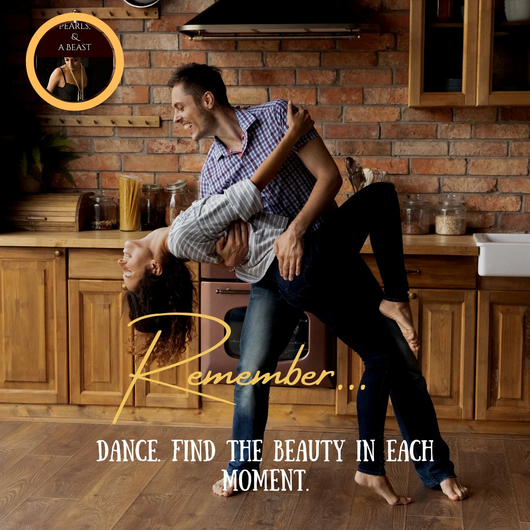 james_twiggy's tweet photo. As the work day nears an end, remember to dance. Despite the harshness of the day, find the beauty in each moment. This moment is all we have.
#momentsofbeauty #workdayend #mondaythoughts https://t.co/MqDBXxqTH6