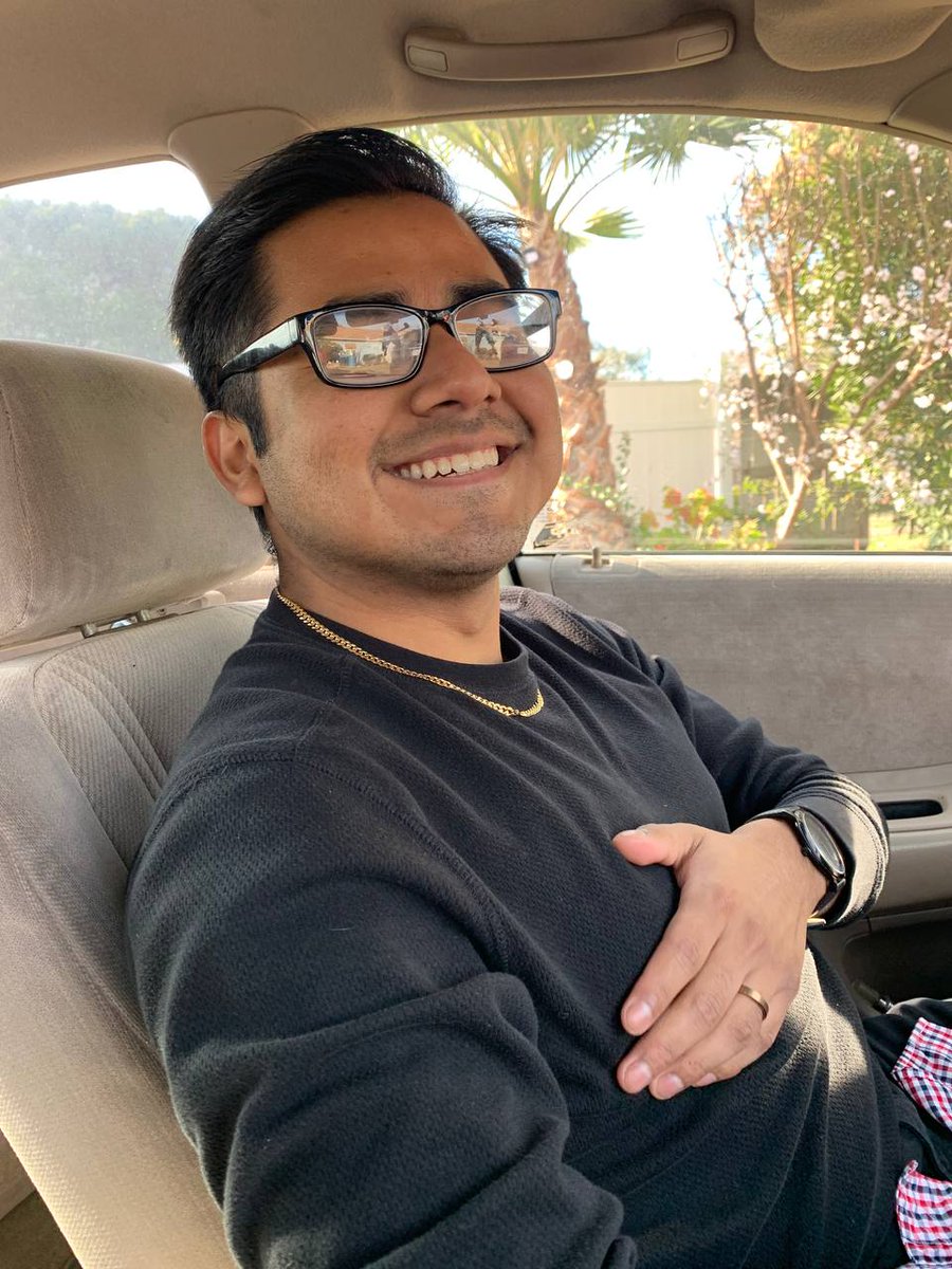 FGC_Slumped's tweet photo. Valentine's lunch, she really got me a gold chain. I love you, always. @toopi123 https://t.co/IpOQI8A8x7