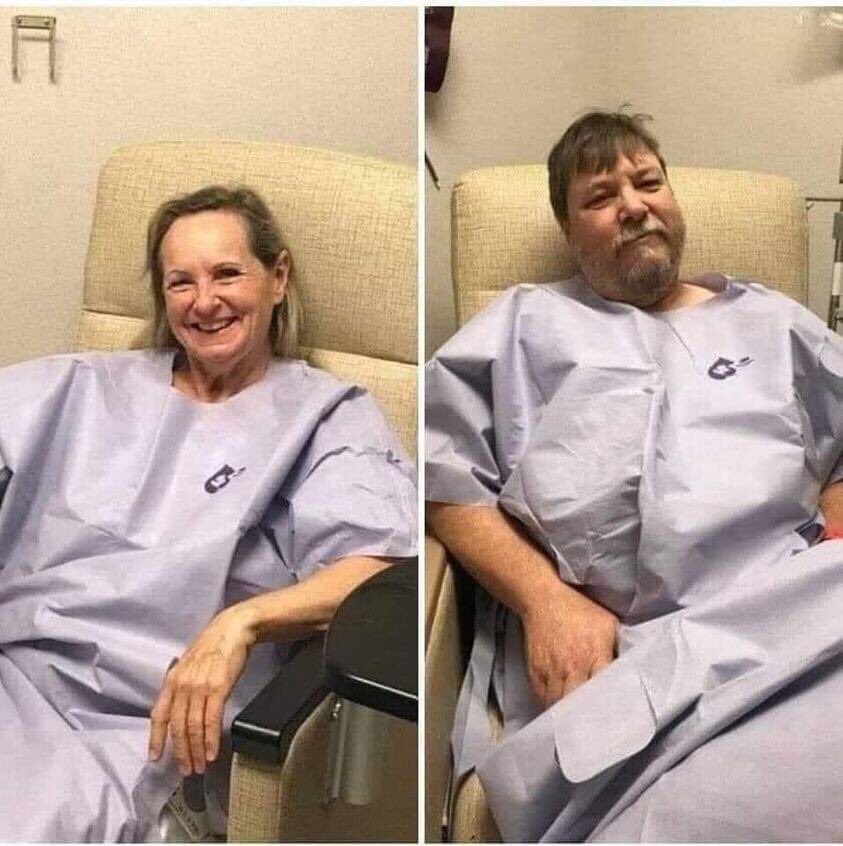 بعد21 عاماً من طلاقهما ، تبرعت بكليتها لطليقها، وعلقت قائلة " أحفادي يحتاجون جدهم و أبنائي لا يستغنون عنه " ...
لو عراقية جان كالت حوبتي ماقصر ابو فاضل 🥴