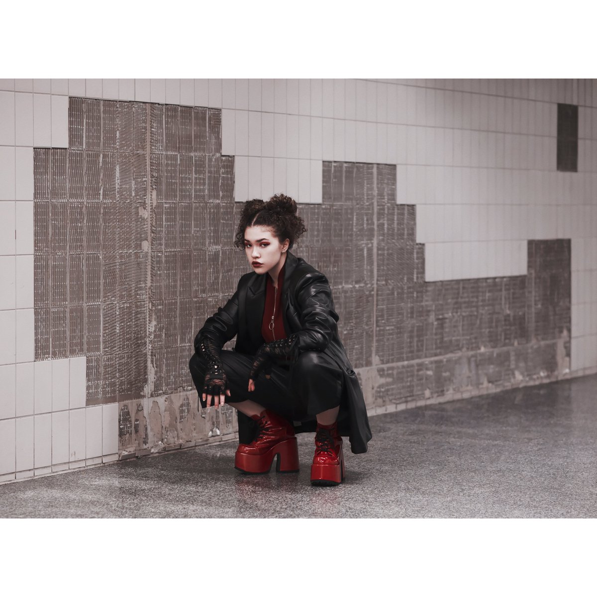 vallilantuomo's tweet photo. Hanna.
#portrait #portraitphotography #muotokuva #valokuvaus #helsinki #stadi #outfit #red #city #photography #foundlight #fashion #fashionphotography https://t.co/05zujw7f9q