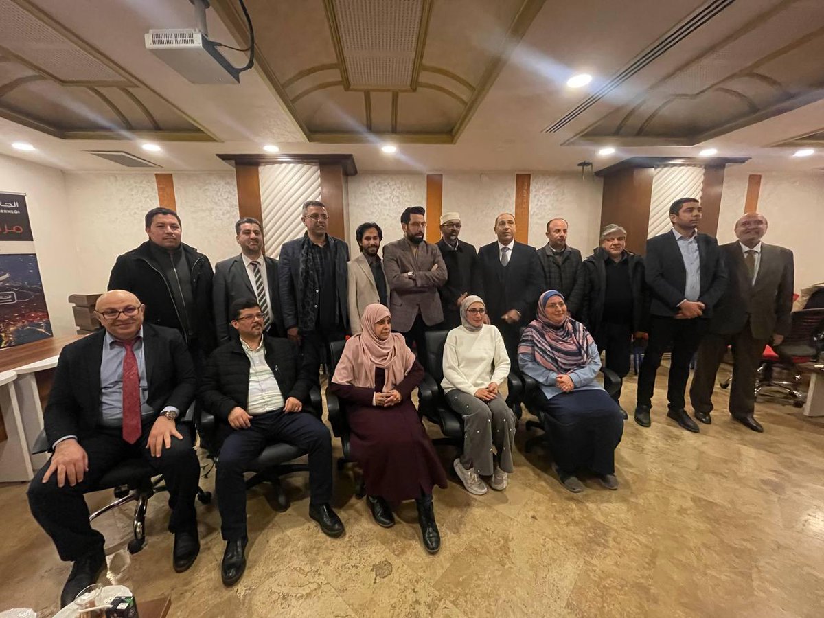 SomaliTurkey's tweet photo. اسلام عليكم  رئيس الحالي  المجلس الأعلى للجاليات العربية في تركيا  شيخ محمد محمود محمد   وهو أيضا رئيس  الجالية الصومالية في تركيا  يقدم  هدية  لرئيس الجالية المصرية في تركيا دكتور  عادل راشد  فبارك الله للجميع 
Gud .JST. SH.M.M.M. ahna gudoomiyaha guud ee wadamada carabta 🇸🇴🇸🇴🎁 https://t.co/5CrF7u6Kg6