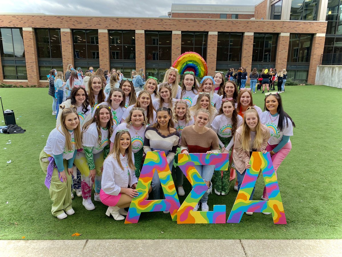 alphasigcalu's tweet photo. We found the pot of gold this bid day!! 💝🌈☘️🍯 

Welcome home to our 7 incredible members!! We adore you so much already! https://t.co/dd0llTvR6w