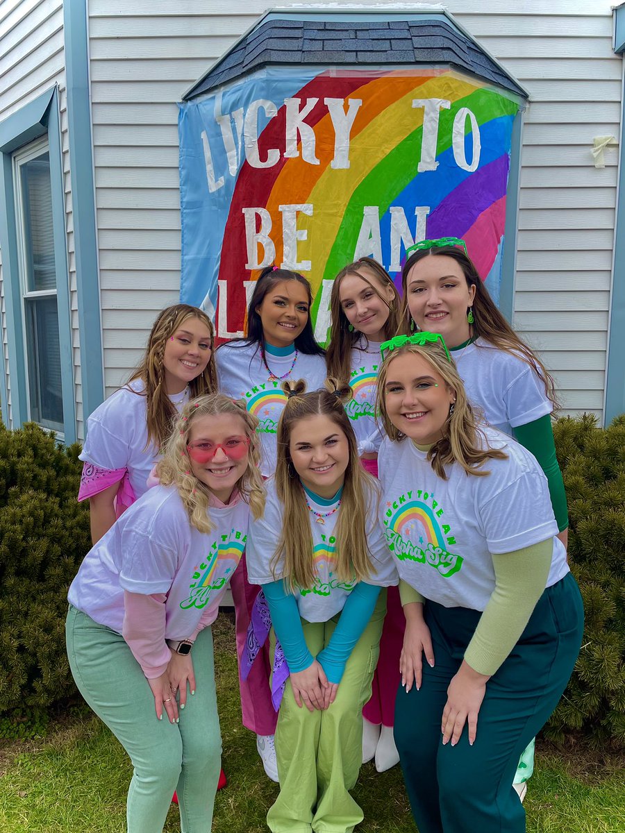 We found the pot of gold this bid day!! 💝🌈☘️🍯 

Welcome home to our 7 incredible members!! We adore you so much already!