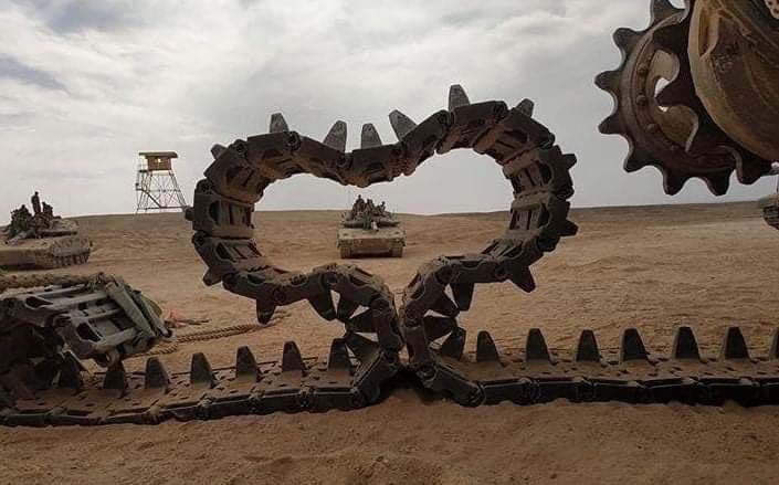 aussie_tanker's tweet photo. ❤️❤️Happy Valentines Day❤️❤️ https://t.co/eBLDpaJdlB