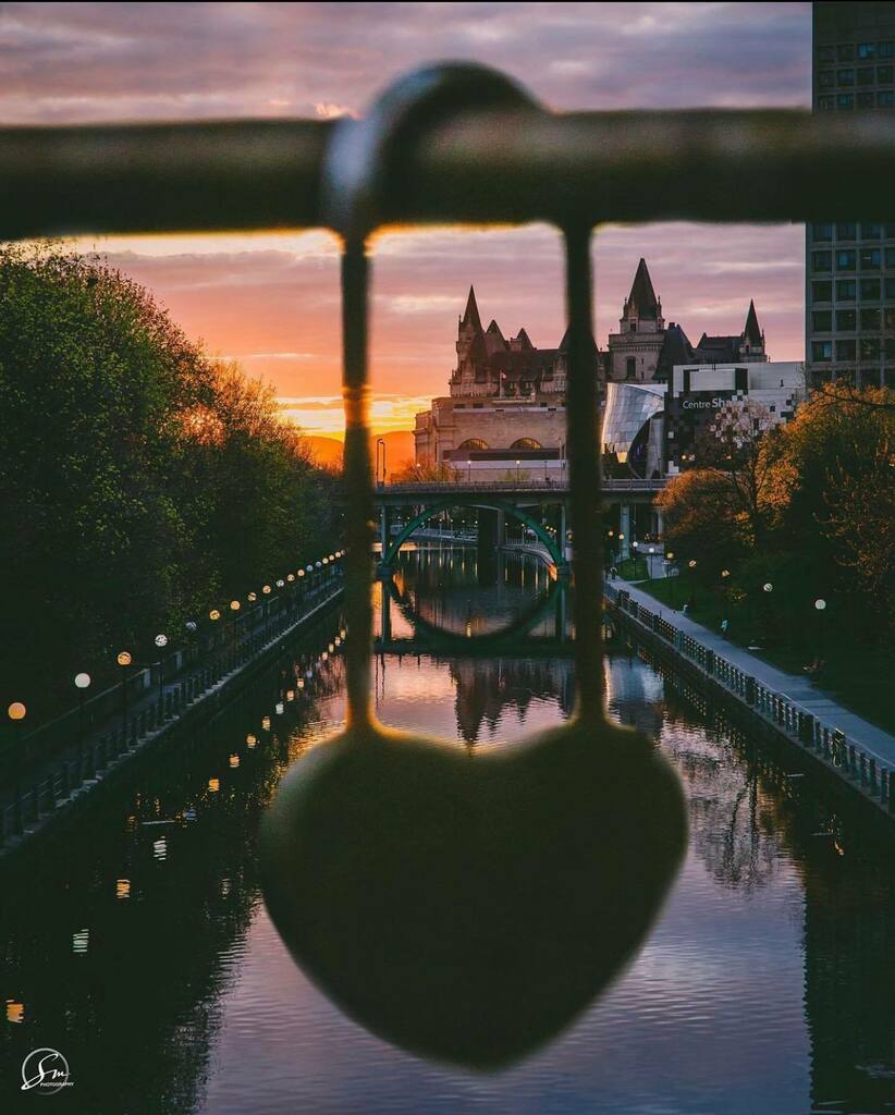 ASolisMontero's tweet photo. Happy Valentine’s Day!
#tbt❤️ 
____________

#explorecanada #paradisecanada #myottawa #ottawaphotographers #ottawatourism #urbacanada #facesottawa #ottawaphoto #livelovecanada #ottawalife #ontariotourism #ottawa_instaphoto #ottawasworld #outaouaisfun #ot… https://t.co/0UFltXAJMC https://t.co/aVC5orr1NJ