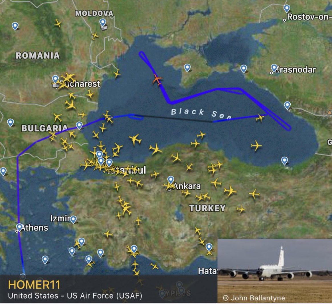 AlertaNews24's tweet photo. 🇷🇺🇺🇦 | TENSIÓN UCRANIA-RUSIA: Un avión de reconocimiento electr��nico Boeing RC-135 V Rivet Joint se encuentraba hasta hace dos horas en una misión de reconocimiento sobre el Mar Negro, a lo largo de la costa de Crimea.‌‌ https://t.co/M0z5a7a7Xq