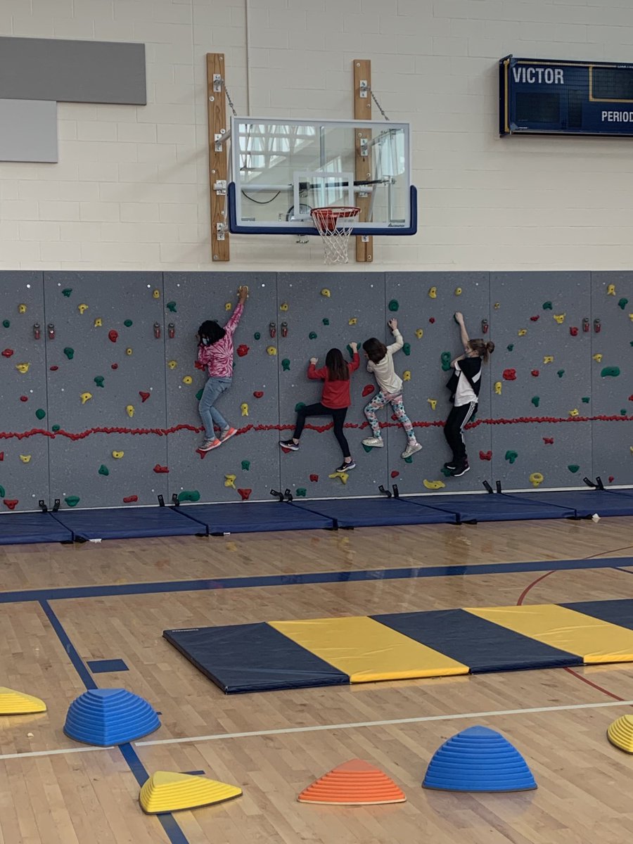 VictorINTPE's tweet photo. Intermediate students had a great day participating in an Olympic themed obstacle course! https://t.co/Zy6CMA38ed