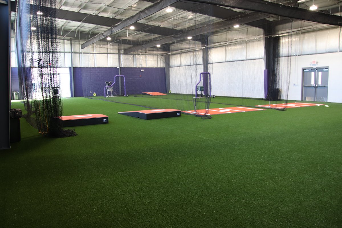 MajorAthletics's tweet photo. 𝐈𝐭'𝐬 𝐨𝐟𝐟𝐢𝐜𝐢𝐚𝐥𝐥𝐲 𝐎𝐩𝐞𝐧𝐢𝐧𝐠 𝐃𝐚𝐲 𝐟𝐨𝐫 𝐨𝐮𝐫 𝐛𝐫𝐚𝐧𝐝-𝐧𝐞𝐰 𝐢𝐧𝐝𝐨𝐨𝐫 𝐡𝐢𝐭𝐭𝐢𝐧𝐠 𝐟𝐚𝐜𝐢𝐥𝐢𝐭𝐲 𝐚𝐧𝐝 𝐩𝐥𝐚𝐲𝐞𝐫𝐬' 𝐥𝐨𝐮𝐧𝐠𝐞!! 💯

📸: https://t.co/HebBtSatpu

#GoMajors #FlipTheM⚔️ https://t.co/RkeNFyfKqQ