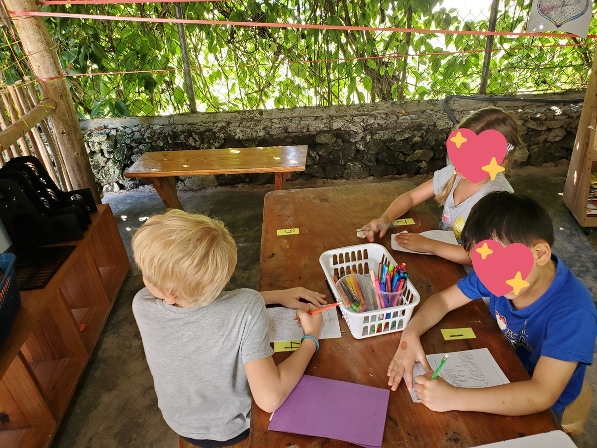 ovalle_tete's tweet photo. Happy Monday

#havingfunwelearn

#caribbeanlife
#teachingabroad https://t.co/8puzQXG9h2