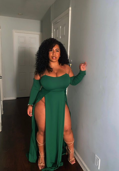 Happy Vday 🌹😘 https://t.co/9e241QGyWt