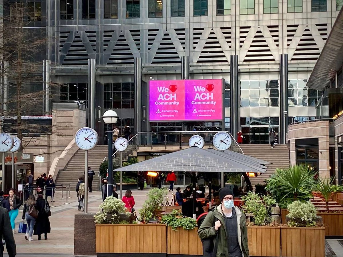 AsatBest's tweet photo. $ACH billboards are live in

✅  New York 
✅ Paris
✅ Tokyo 
✅ London

@AlchemyPay is building brand awareness 🔥

#achfam #Billboard #ach #crypto #payments #Cryptos #Blockchain #nft #DigitalMarketing https://t.co/HZIYBz3Eru
