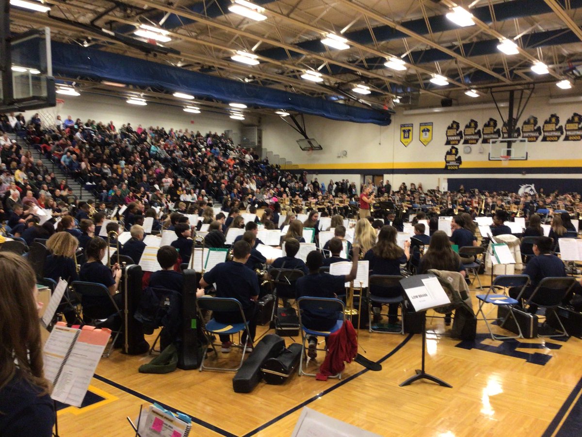 ASutherland41's tweet photo. ⁦@FraserSchools⁩ a great 5th and 6th Gade band concert! https://t.co/RjaJDk11Qv