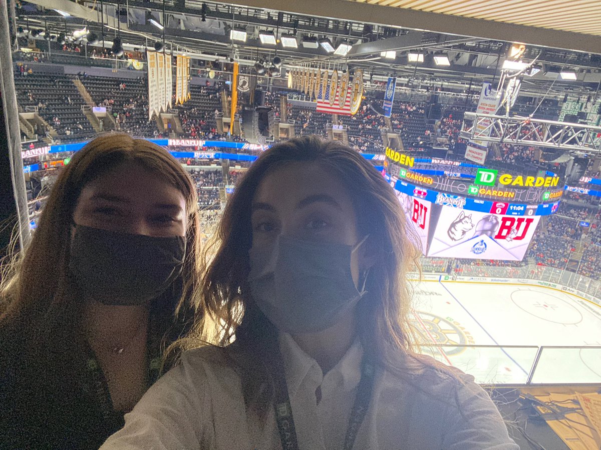 HuntNewsSports's tweet photo. Happy #Beanpot Finals! We’ll be live tweeting tonight’s game so stay tuned! https://t.co/33eVysXrqr