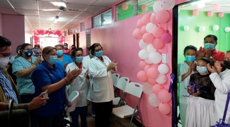 👩‍⚕️👨‍⚕️Inauguran clínica de atención a pacientes con VIH

El personal médico del Hospital Primario Amistad México-Nicaragua ubicado en el municipio de Ticuantepe inauguro una clínica para atender pacientes con VIH

#UnidosEnVictorias 
#AmorQueTodoVence