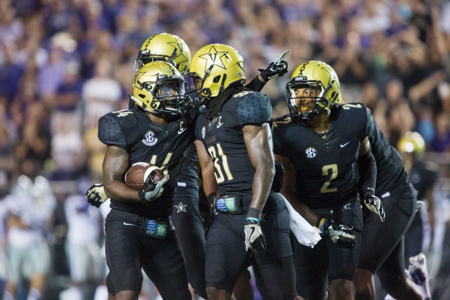 Riley_VanPoppel's tweet photo. #AGTG Grateful to announce that I have received my first SEC offer from Vanderbilt University! #AnchorDown⚫️🟡⚓️ @toddrodgers13 @Coach_Lundy @CoachRudolph @CoachBlaz @Coach_Lea @VandyFootball @TEP5252 @BHoward_11 @ColeLPatterson @JClarkHFB247 https://t.co/MFRZCQW9pV