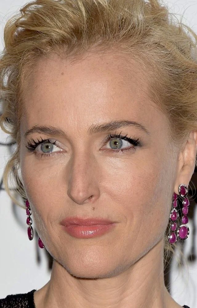 ContextGillian's tweet image. Gillian Anderson