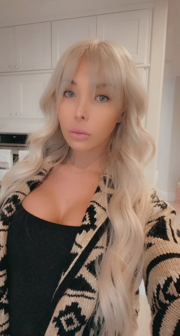 I have bangs ? https://t.co/R4J1IXZuEz