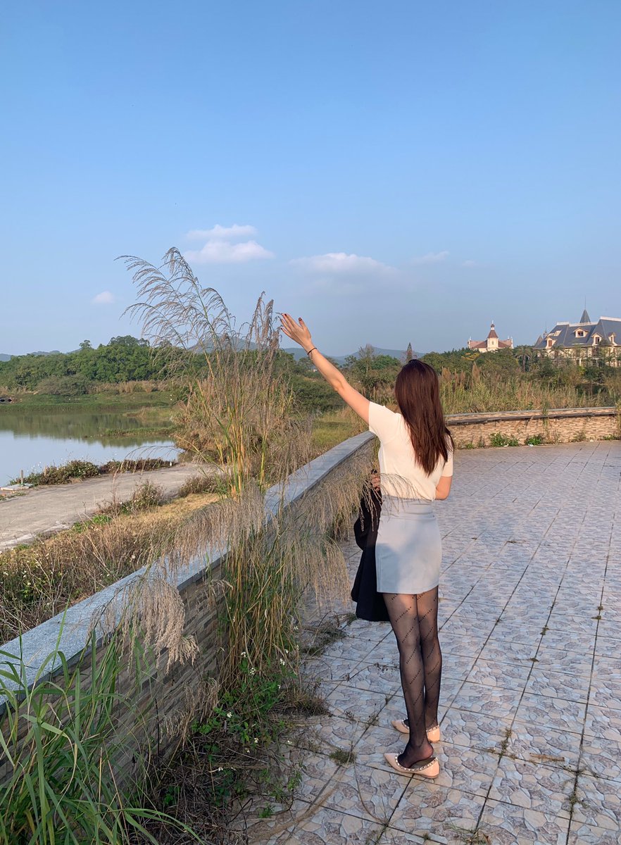 JiexinX's tweet photo. 节日快乐！早安打工人

#黑丝 #黑丝袜 #黑丝长腿  #黑丝控 https://t.co/MkU9EBc27g