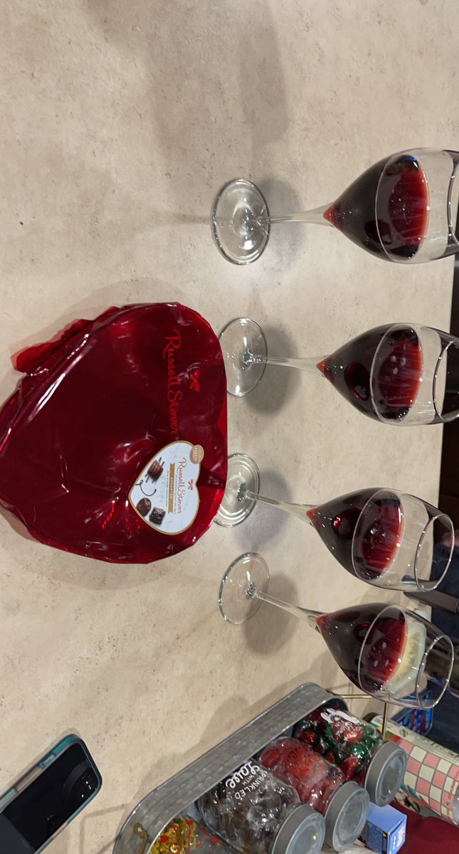 TokenGay13's tweet image. Happy Valentine’s Day everyone &amp;lt;3 hope everyone’s was good, ours was amazing 😍