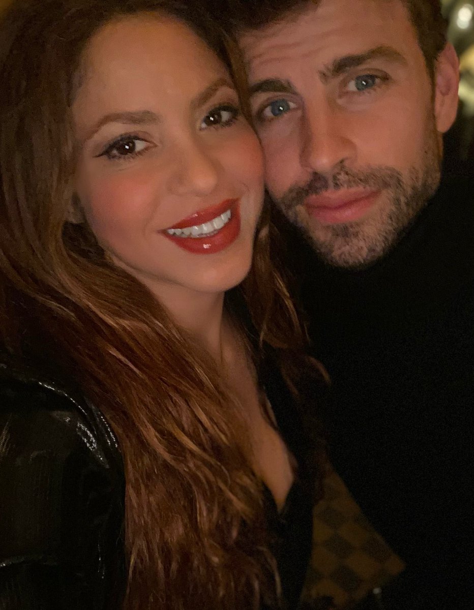 shakira's tweet photo. Feliz día de San Valentin! 💋 Happy Valentine’s Day! https://t.co/HmRFEDcpkf