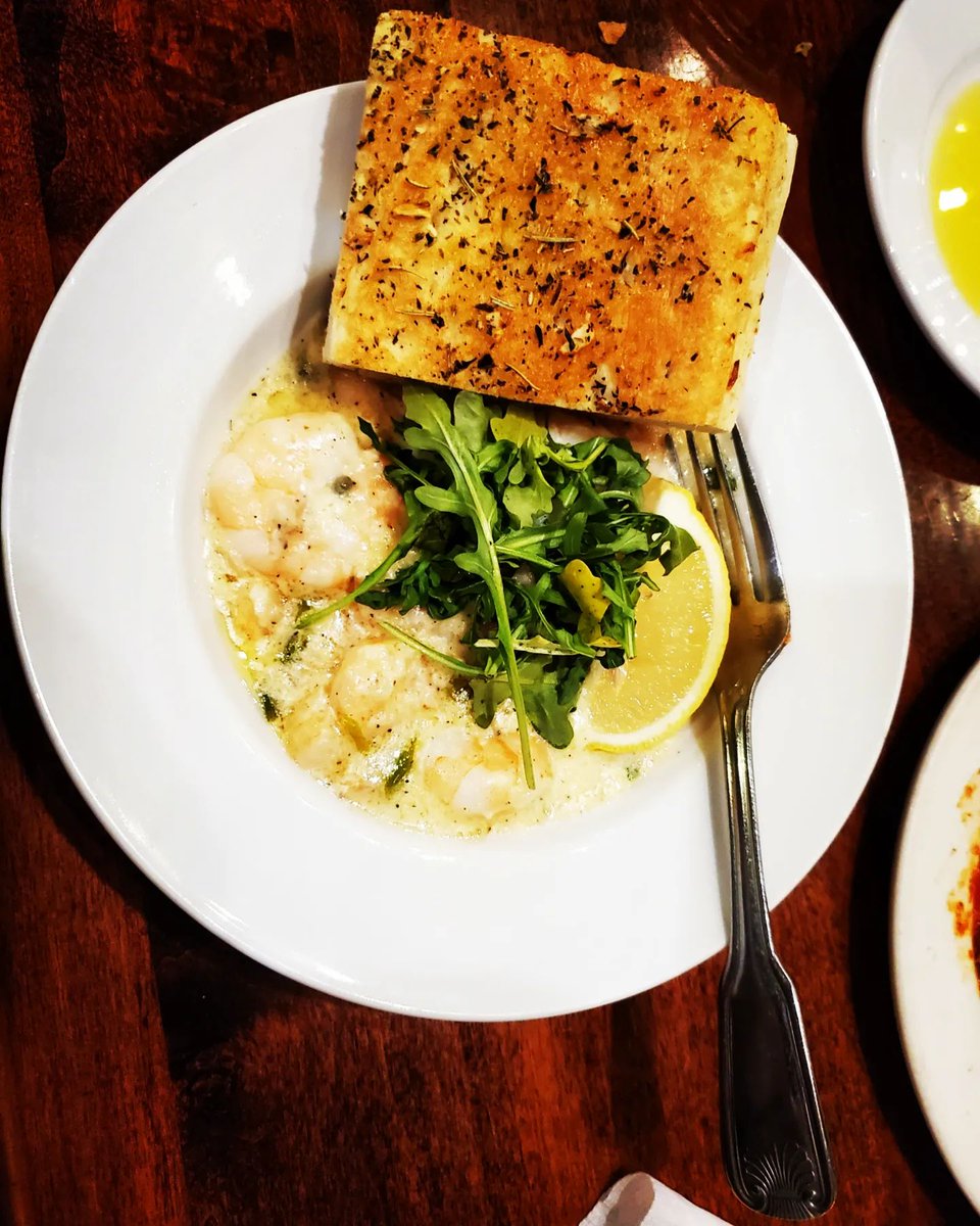 ichilliwack's tweet photo. Always authentic, always delicious...Try the "Mozzarella" or "Gamberetti Prawns Limone" appies - OMG yummmmeh!  At Paliotti's right here in #Chilliwack!
#fabulousfood #italianfood
#Italiancuisine #ichilliwack #chilliwackbusiness #pasta #eatlocal #restaurantsofinstagram🍽🍷🍤 https://t.co/uISSV9xlII