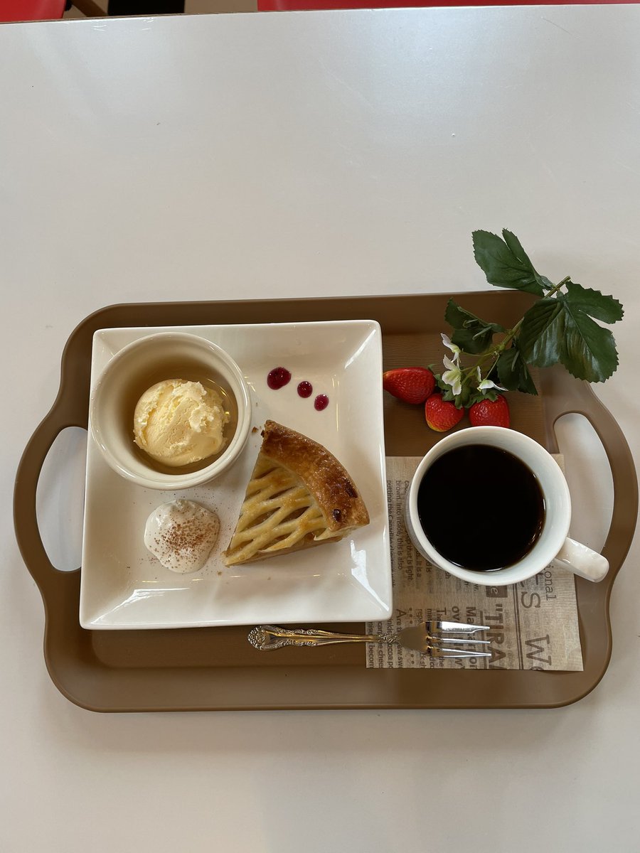 初めまして！cafe eightです(*´◒`*)
この度、上田市武石で80年代カフェを
オープンすることになりました！
2022年 2月18日プレオープンです🥰
通常営業よりメニュー数は少ないですが、お得なセットもご用意してます☺️
朝11時から営業します♪
お待ちしてます！！