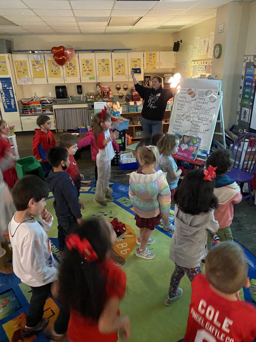 allimceach's tweet photo. Bingo, snacks, dancing and outdoor play! Celebrating our FRIENDS today was so much FUN!@HumbleISD_FE #friendshipparty #ValentinesDay https://t.co/VjI59s4Tyo
