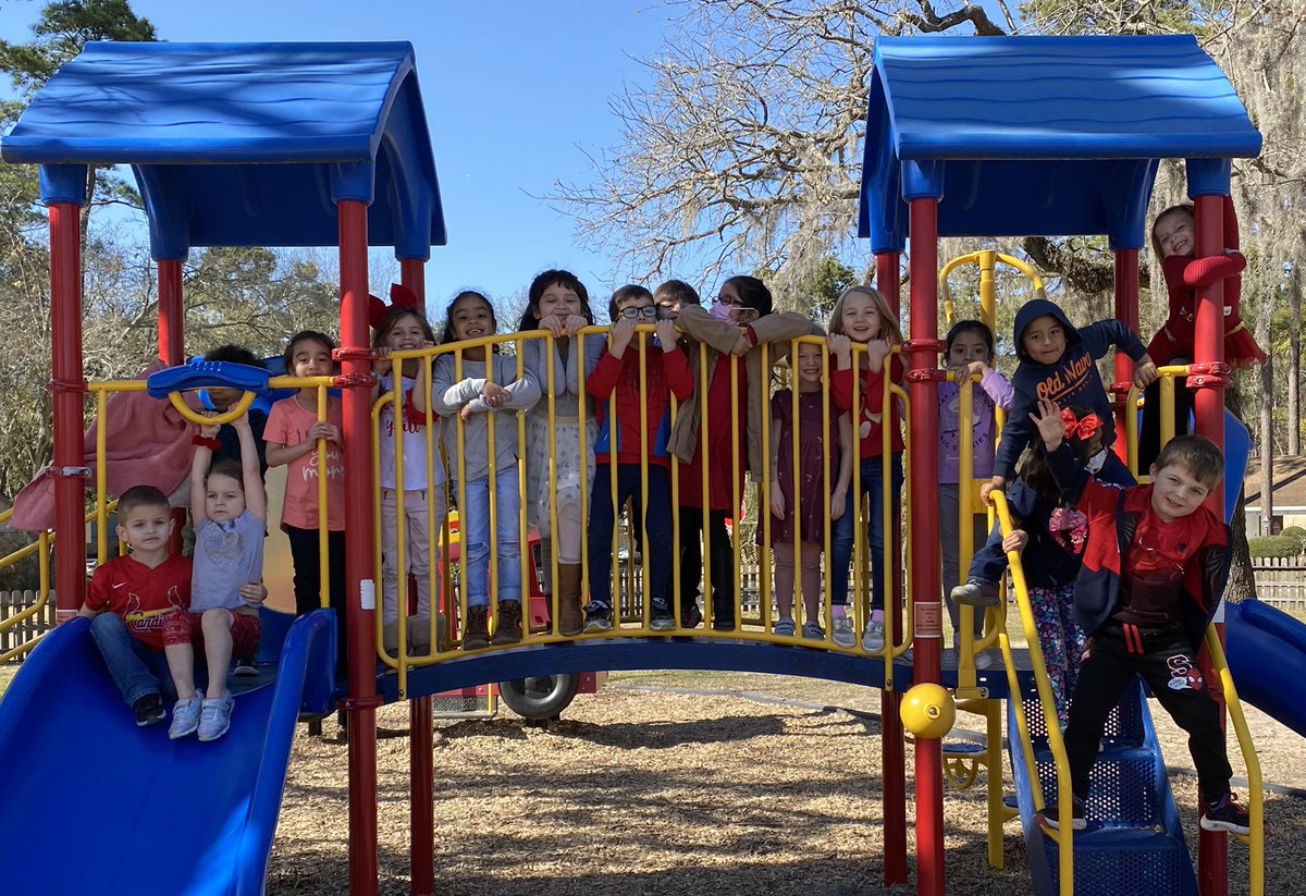 allimceach's tweet photo. Bingo, snacks, dancing and outdoor play! Celebrating our FRIENDS today was so much FUN!@HumbleISD_FE #friendshipparty #ValentinesDay https://t.co/VjI59s4Tyo