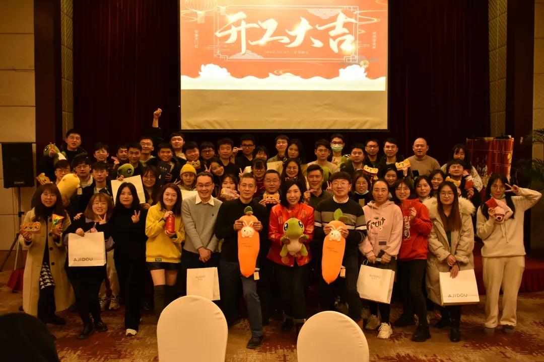 RockySaaS's tweet photo. Commencement banquet: the plan of the year lies in spring! https://t.co/9NXUZkAWCj