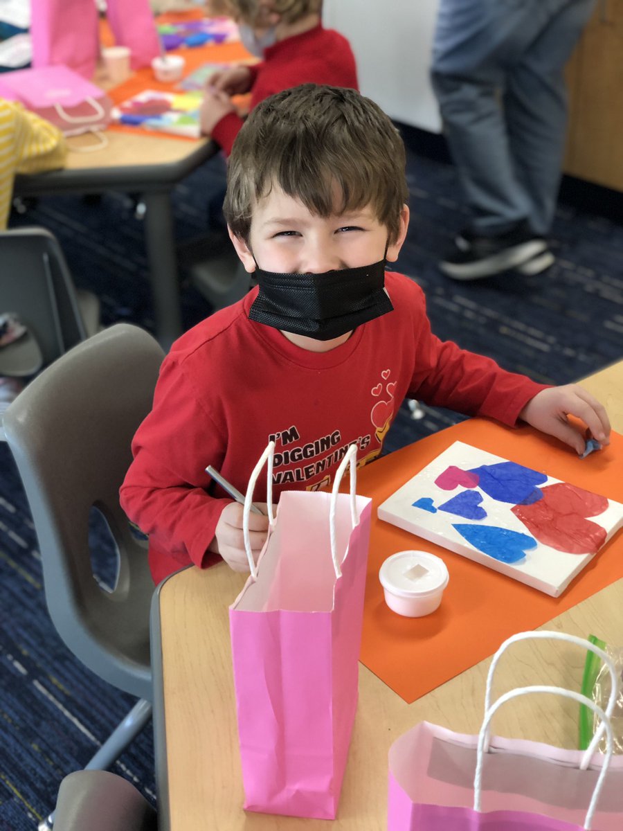 Happy Valentine’s Day from these little loves ❤️🦊 🥰#CentralFoxes