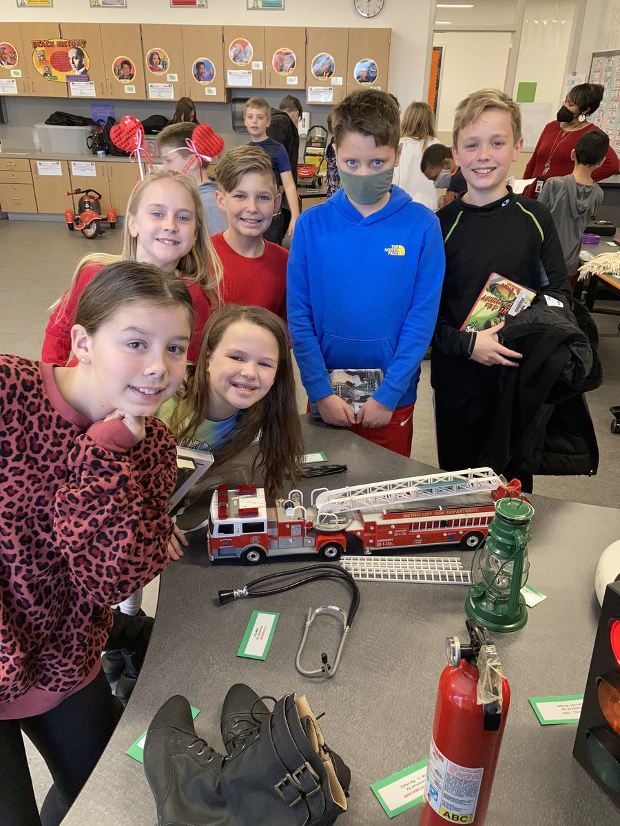 MyLilJackets's tweet photo. We’re so thankful for people like @dlwhammond that take time out of their day and come to present all of the great African-American inventors and their inventions! #BlackHistoryMonth #DobbsLilJackets @Dobbs_Elem https://t.co/1YBat6mlqW