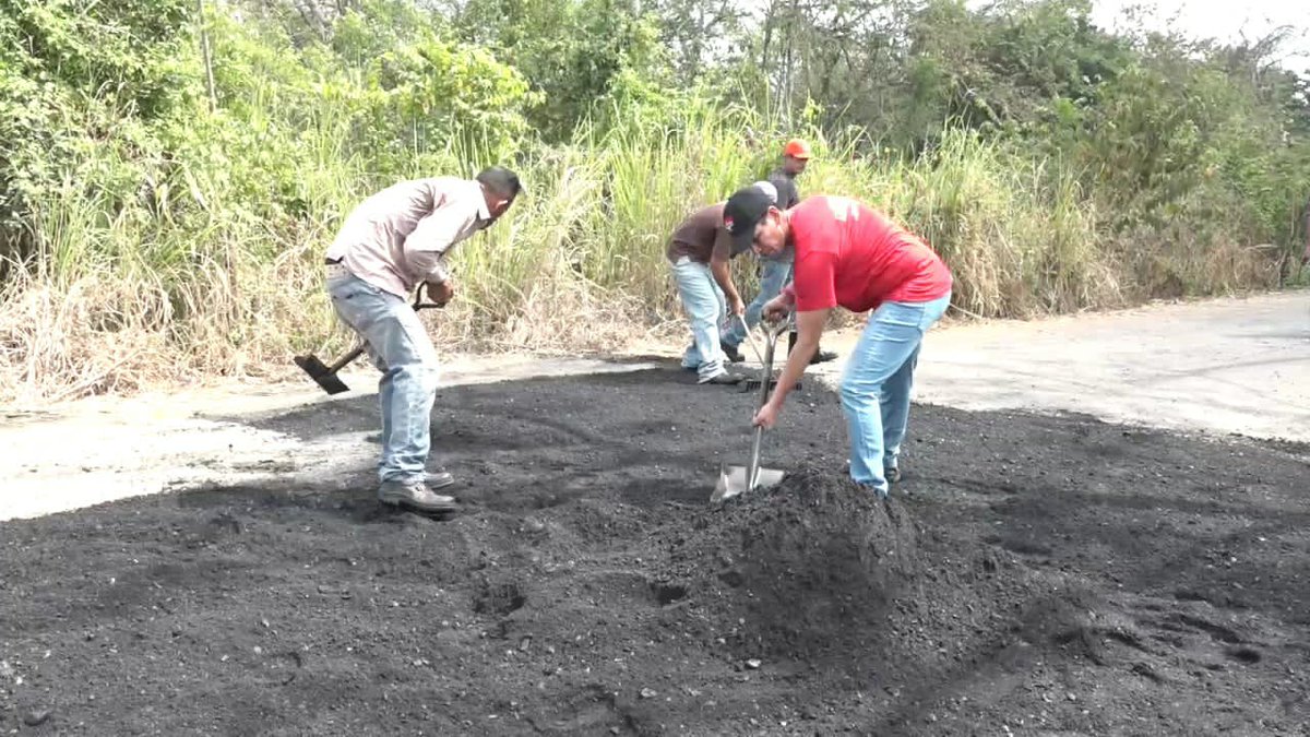 Plan de bacheo en el Municipio Papelón con el Alcalde <a href="/francessco_4020/">Francisco Ippolito</a> desde el sector rural Caserío Morita,  Papayito estamos dignificando a familias, pequeños productores y cañicultores de la zona que ahora cuentan con una vialidad en óptimas condiciones. 
#TupamaroRebelde