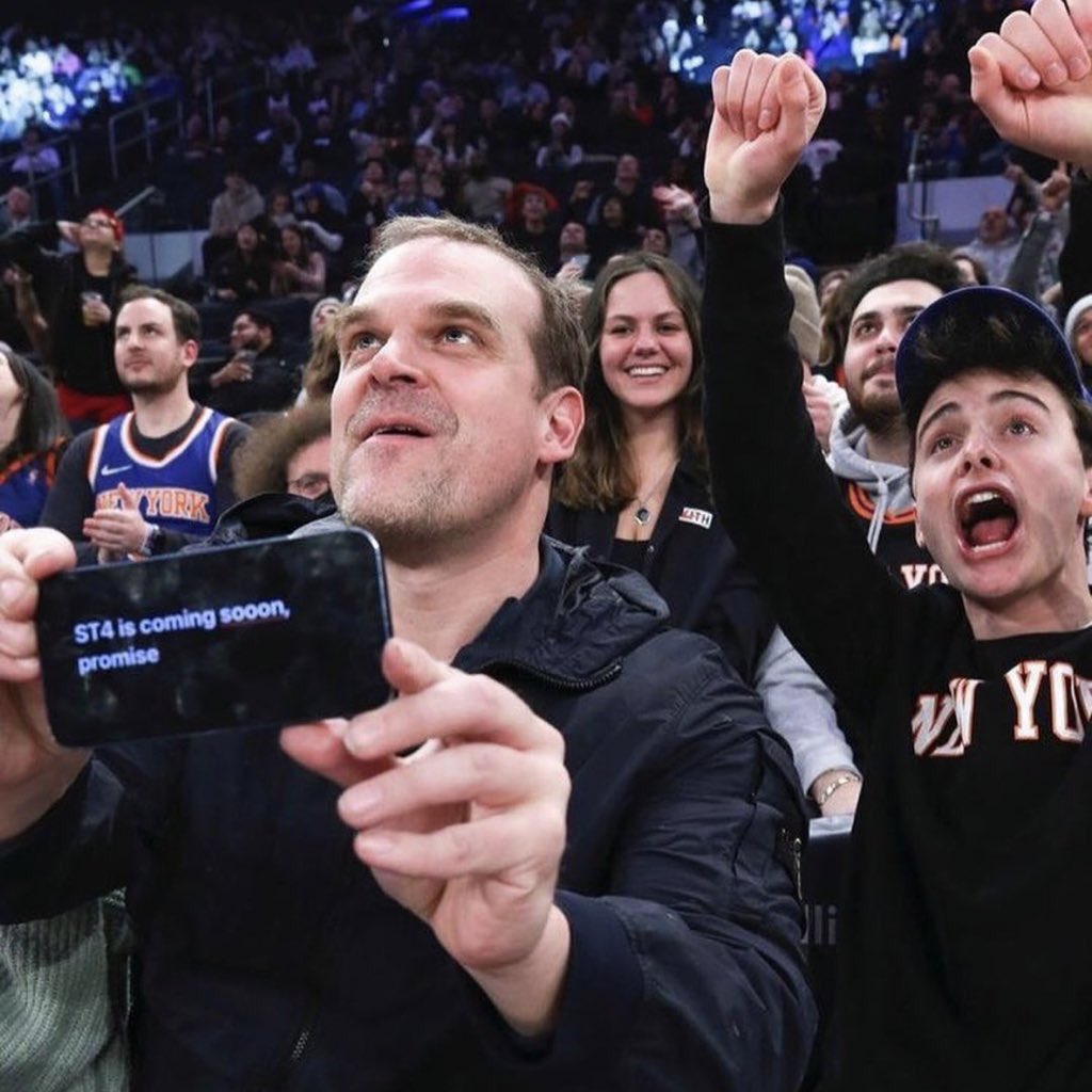 strangerinform_'s tweet photo. Essas fotos do Noah Schnapp com o David Harbour é a melhor divulgação que EXISTE dessa temporada até agora!😂😂😂😂😂

STRANGER THINGS 4 IS COMING https://t.co/yuUf2xS9CQ