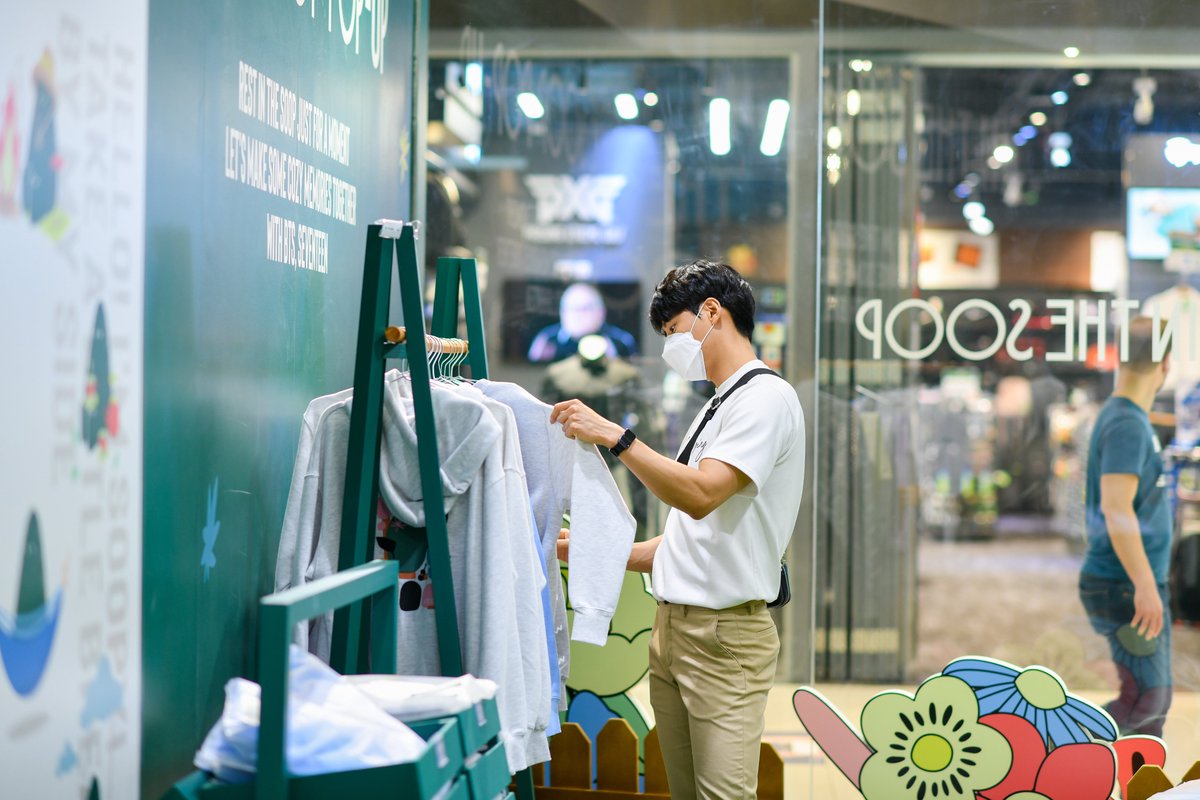 morningKall's tweet photo. [IN THE SOOP POP-UP in SINGAPORE]

Take a photo tour from our grand opening photos 📸

📆 11 Feb – 8 May 2022
📍 Suntec City, North Wing, #01-476/482

#In_the_SOOP #In_the_SOOP_POPUP #BTS #SEVENTEEN #SUNTECCITY https://t.co/Ag7TAcB9tv