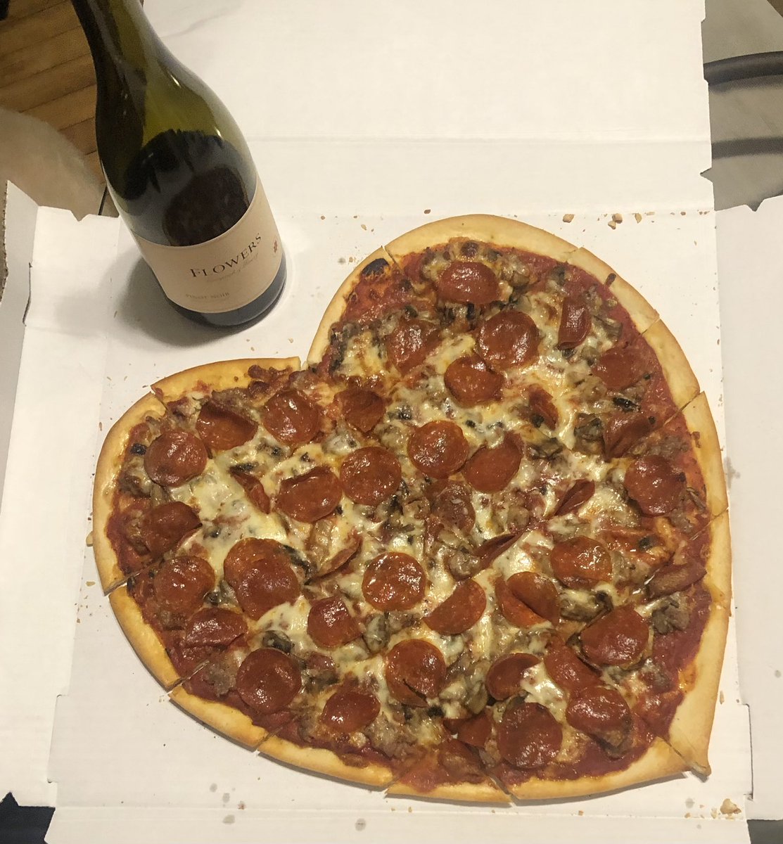 CareLRynne's tweet photo. He’s got a pizza my heart ❤️🍕🍷#cheesypost https://t.co/nn1f3HhiaH