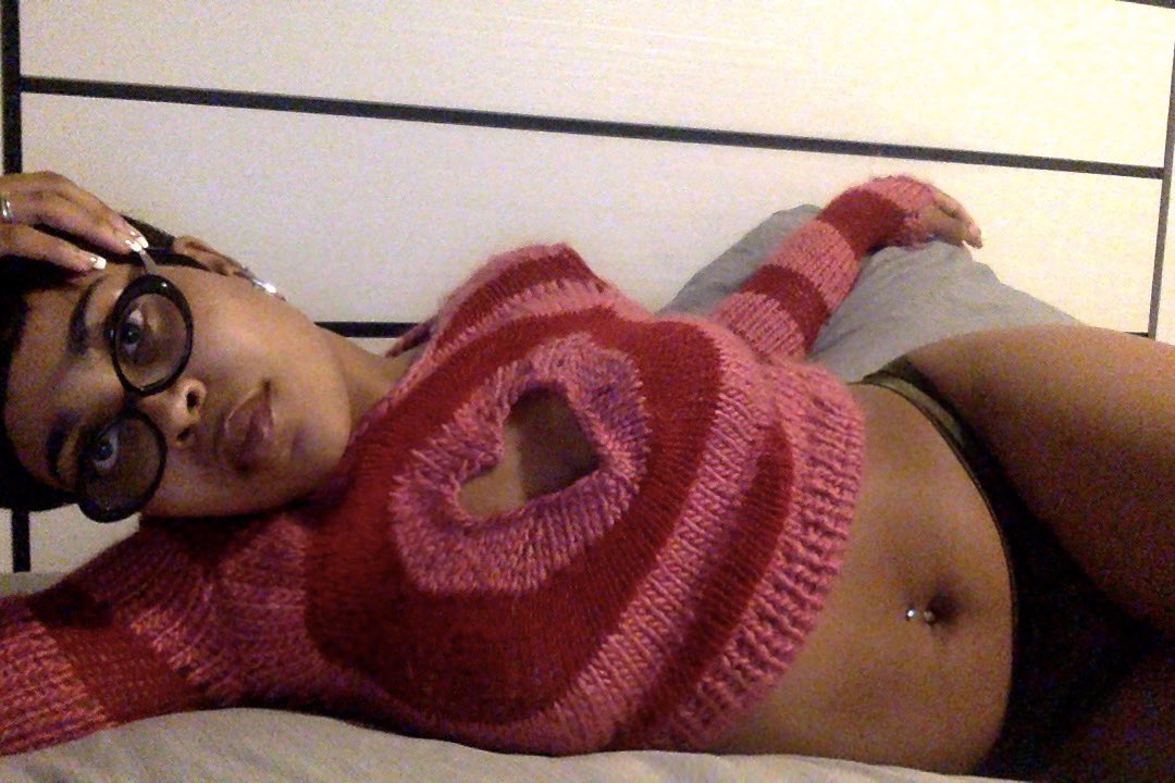sseclude_'s tweet photo. I love my bed https://t.co/MmosNDllI3